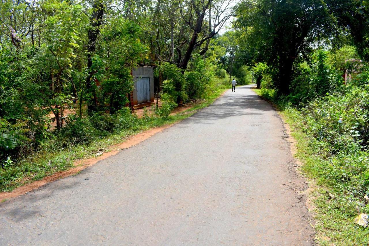 Sri Mayura Holiday Resort Kataragama Dış mekan fotoğraf