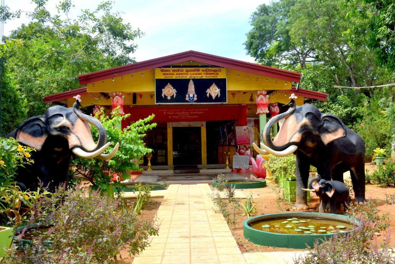 Sri Mayura Holiday Resort Kataragama Dış mekan fotoğraf